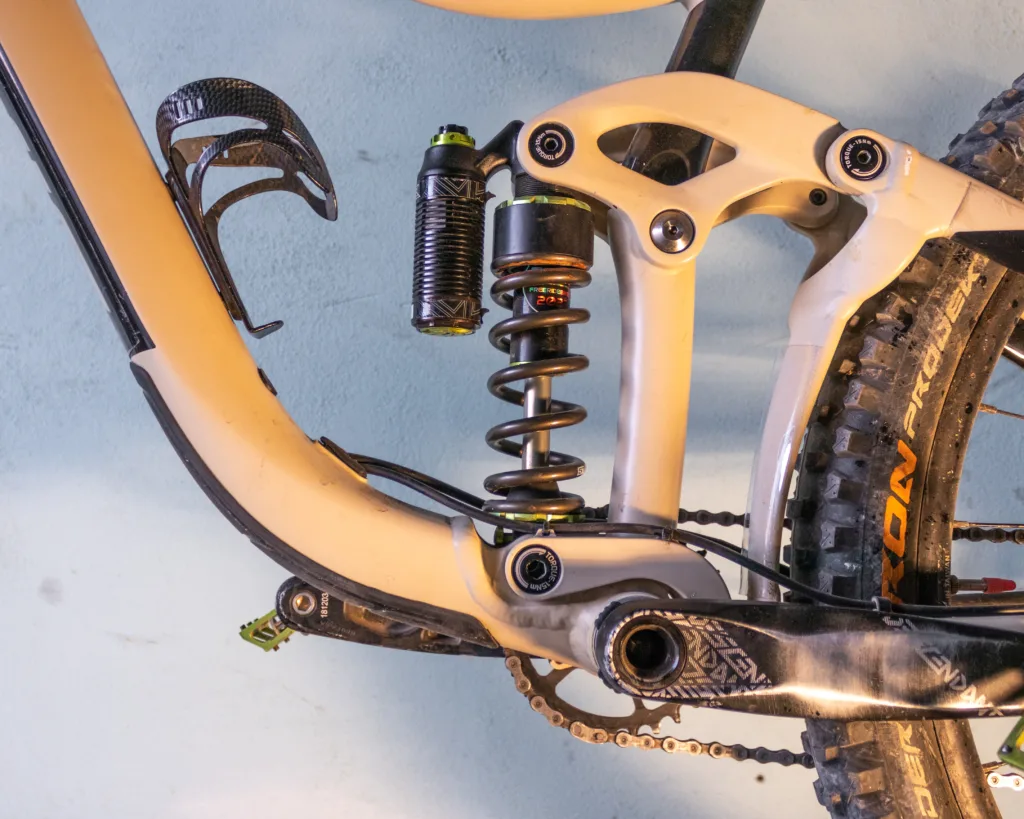 Come il SAG ti cambia la MTB Giant Regn SX1 DVO suspension