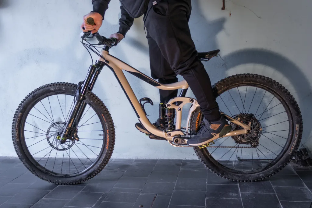 Come il SAG ti cambia la MTB Giant Regn SX1 DVO suspension