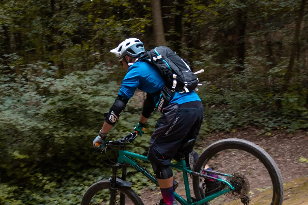 USWE FLOW 16L MTB PROTECTOR