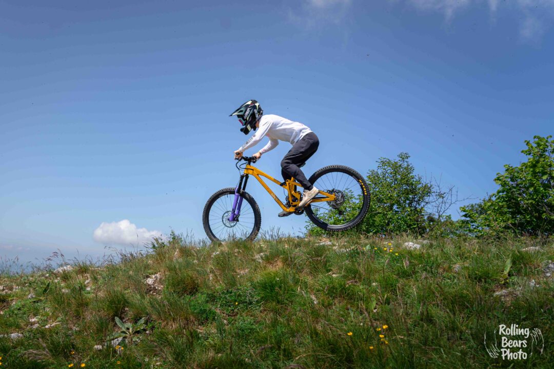 aper bikes kom pace formula selva nebbia sospensioni xc enduro mtb